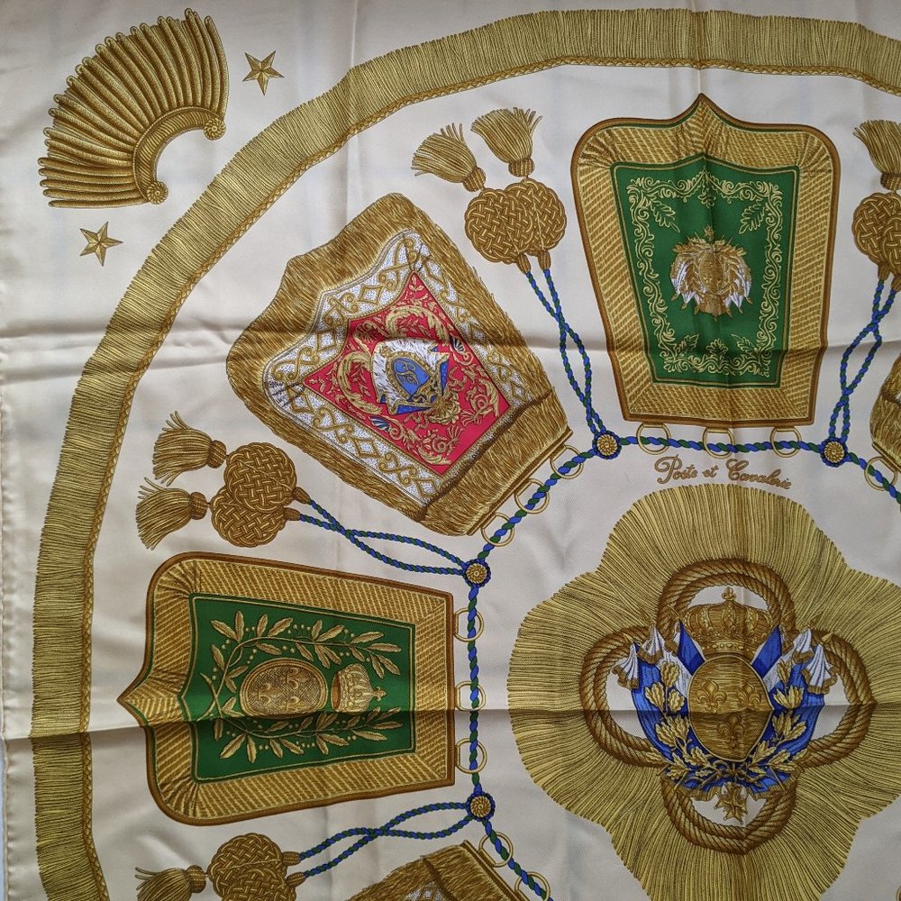 Auth Hermès Gold Poste et Cavalerie Silk Scarf 90 cm by Joachim Metz - Picture 3 of 10
